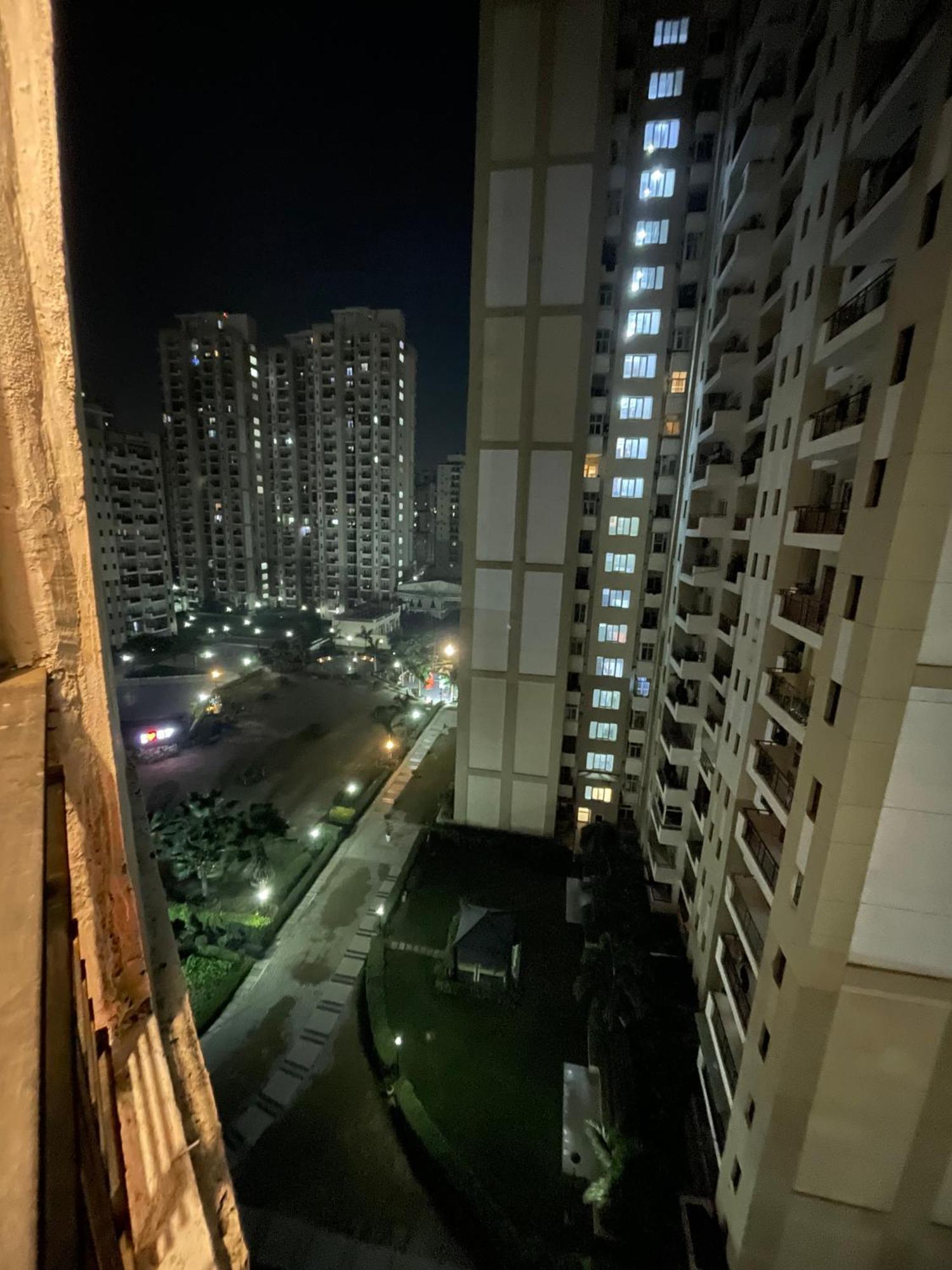 Dream Vibes Studio Apartment Noida Exterior foto